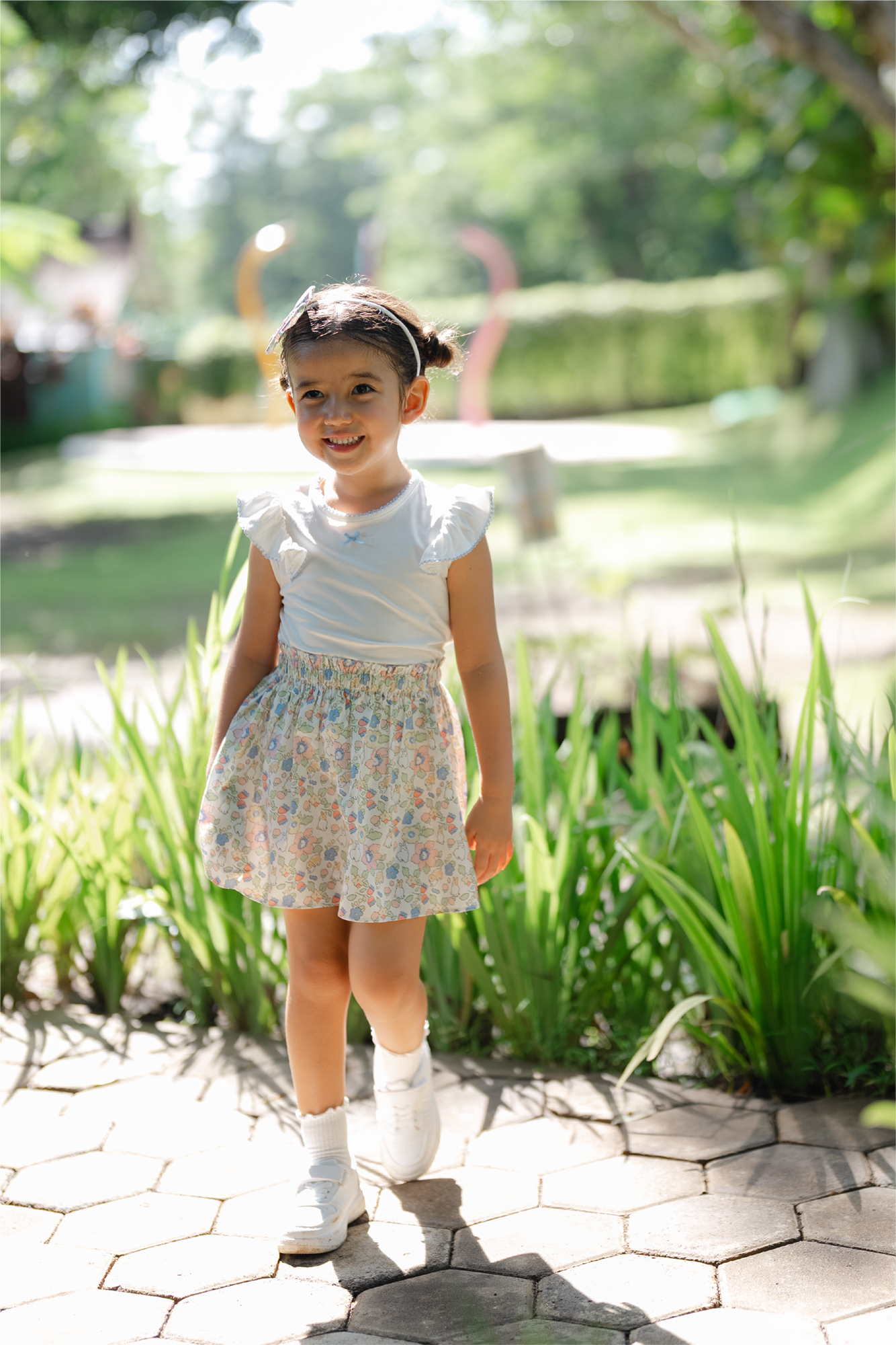 Daphne Girl Set in White